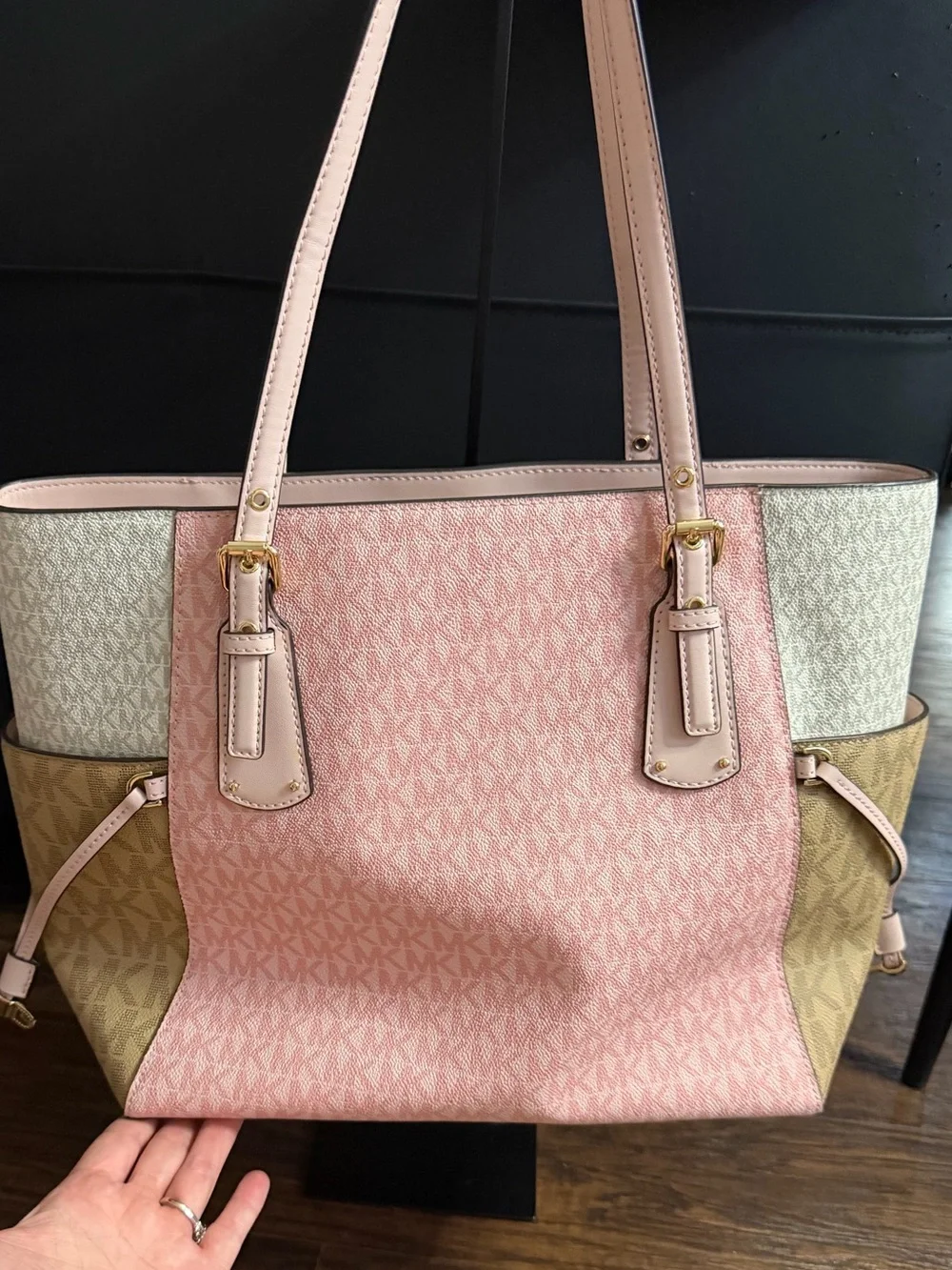 Michael Kors  Women's Large Voyager Tote Bag with signature logo
